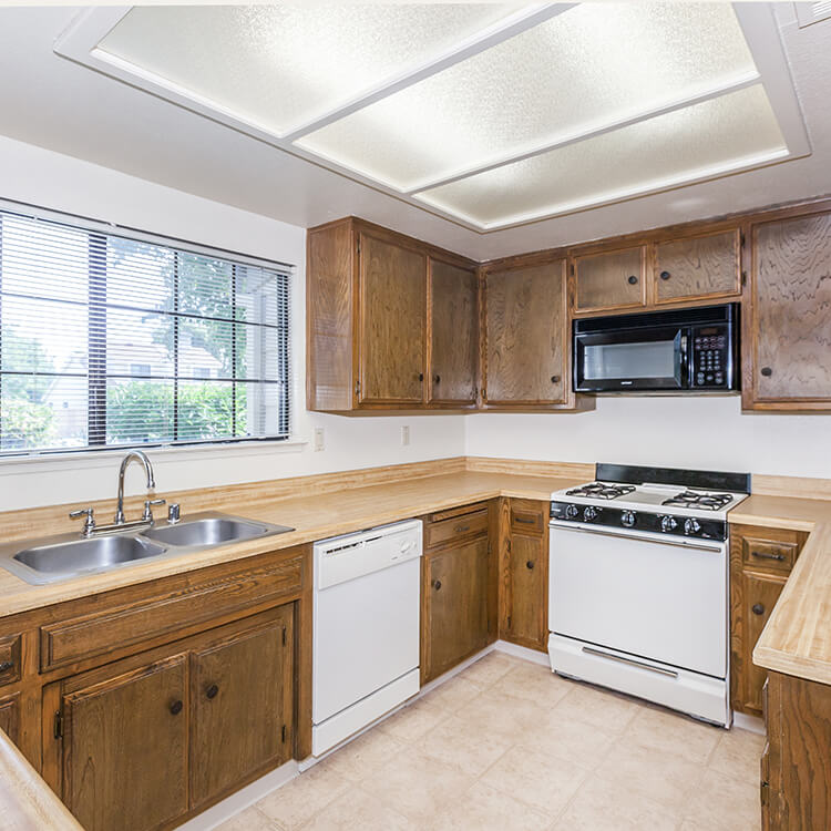 Laurelwood Gardens & West Villas Standard in Bakersfield, CA