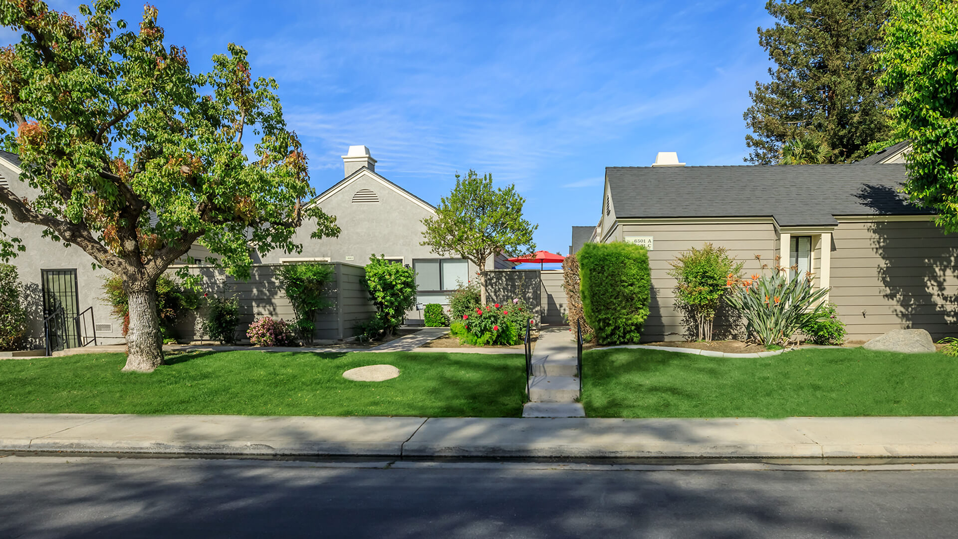 Laurelwood Gardens & West Villas Standard in Bakersfield, CA